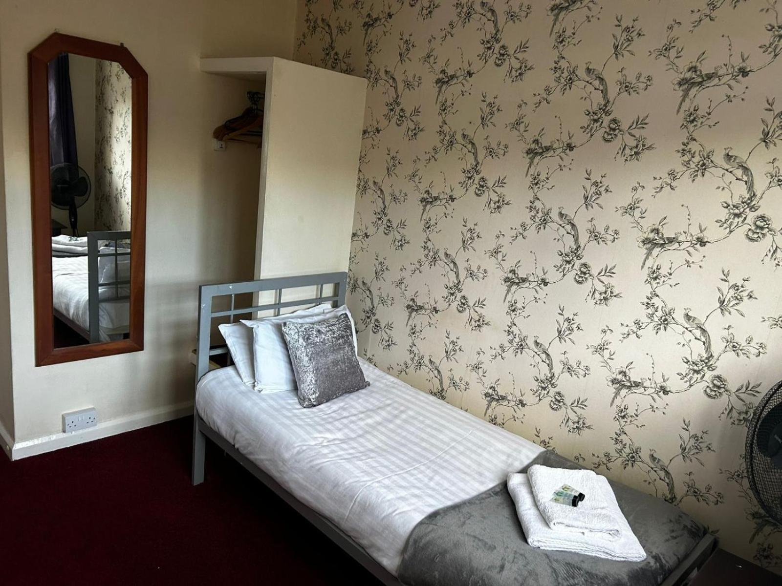The Rose And Crown Hotel Wisbech Habitación foto